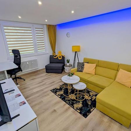 Cool Apartment Znojmo Exterior photo
